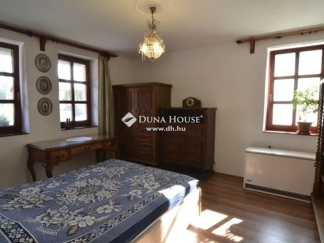 Eladó ház Pilisszentlászló 274 nm