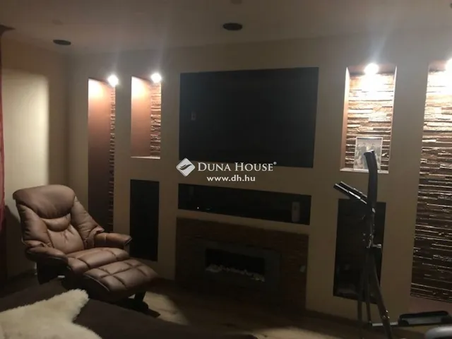 Eladó ház Szada 200 nm