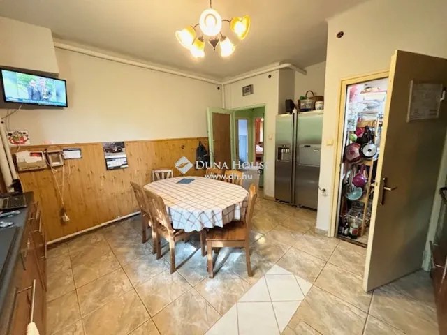 Eladó ház Mogyoród 228 nm