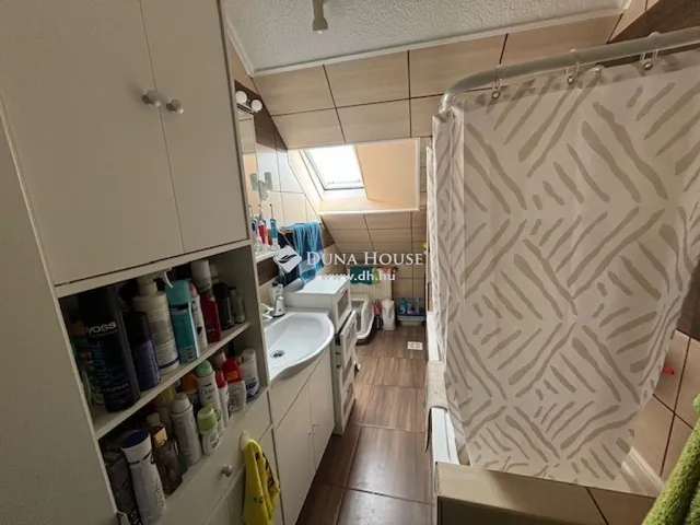 Eladó ház Mogyoród 228 nm