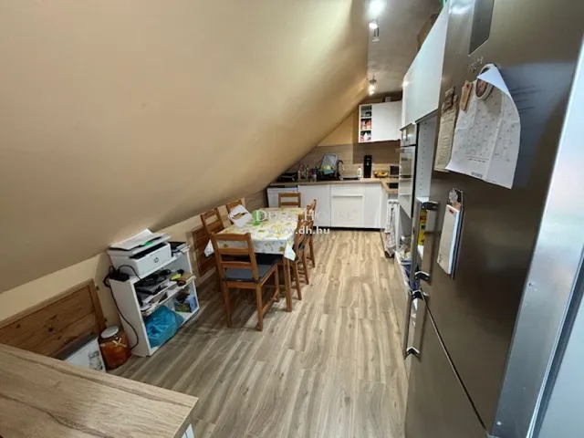 Eladó ház Mogyoród 228 nm