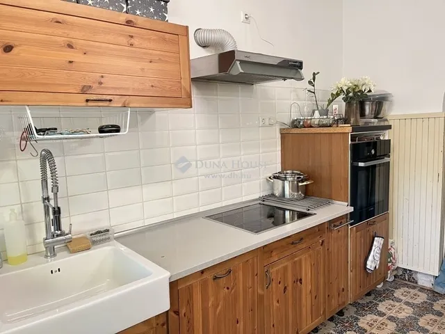 Eladó ház Isaszeg 270 nm