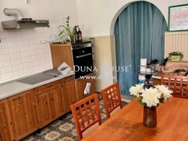 Eladó ház Isaszeg 270 nm