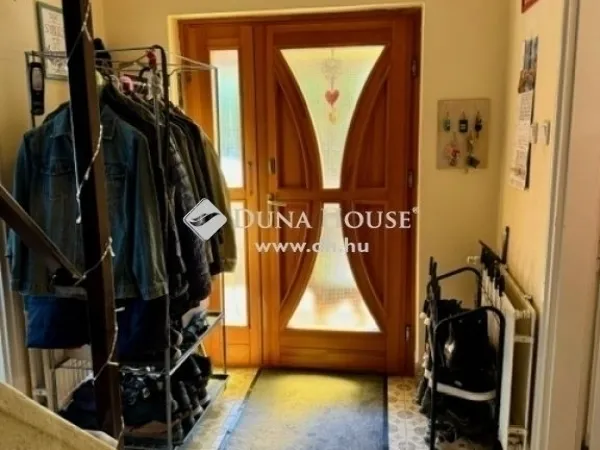 Eladó ház Isaszeg 270 nm