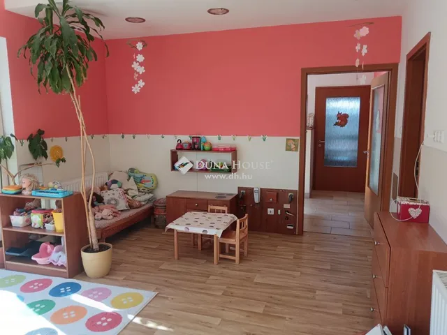 Eladó ház Páty 200 nm