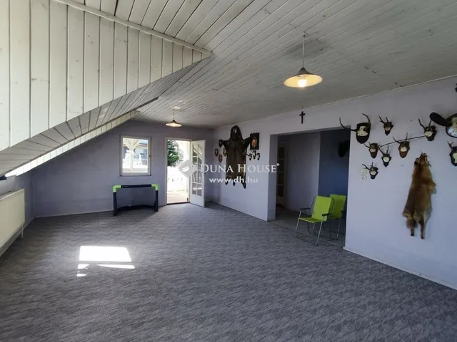 Eladó ház Dunabogdány 261 nm