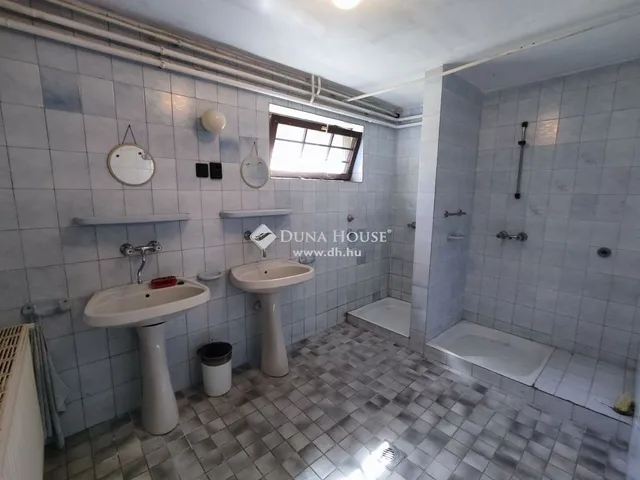 Eladó ház Dunabogdány 261 nm