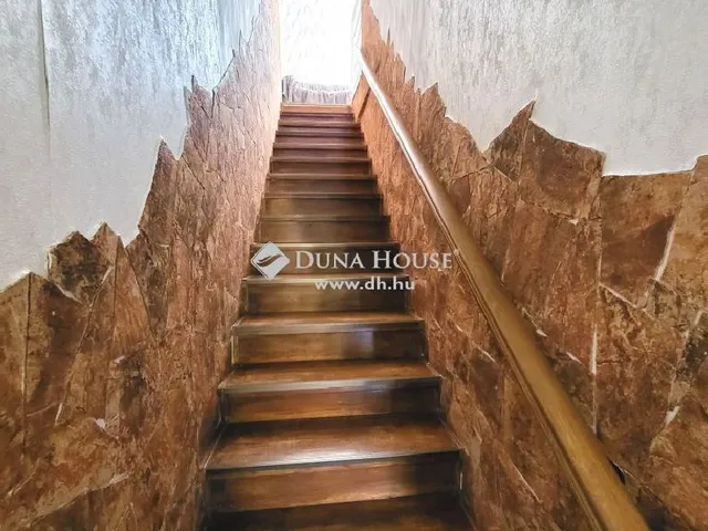 Eladó ház Érd 250 nm