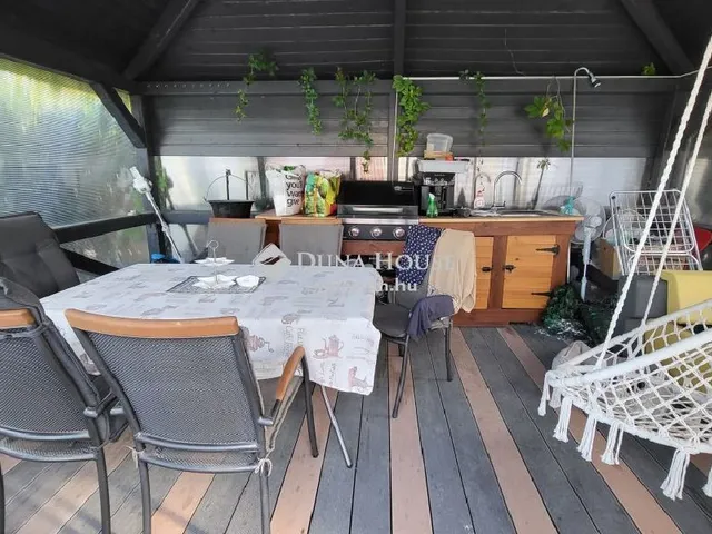 Eladó ház Érd 250 nm