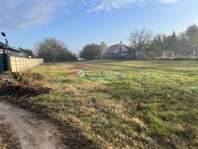 Eladó telek Üllő 7500 nm