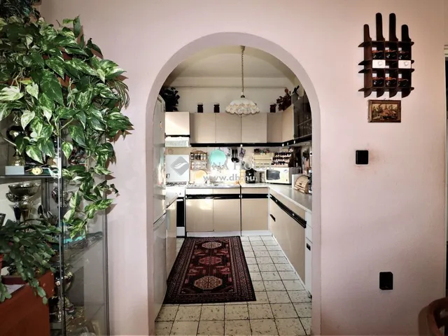 Eladó ház Törökbálint 264 nm