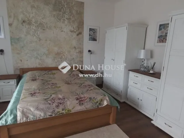 Eladó ház Budapest XVII. kerület, Alsó-Rákoshegy 198 nm