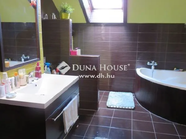 Eladó ház Páty 192 nm