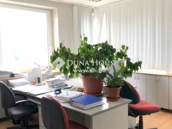 Eladó kereskedelmi és ipari ingatlan Budapest X. kerület 1042 nm