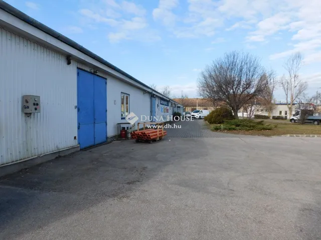 Eladó kereskedelmi és ipari ingatlan Budapest X. kerület 1103 nm