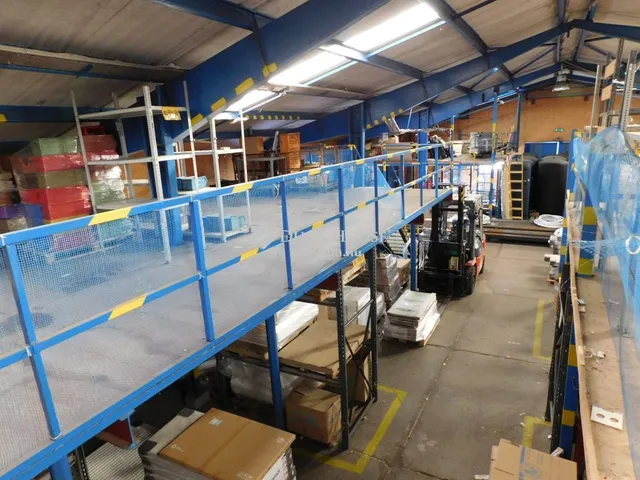 Eladó kereskedelmi és ipari ingatlan Budapest X. kerület 1103 nm