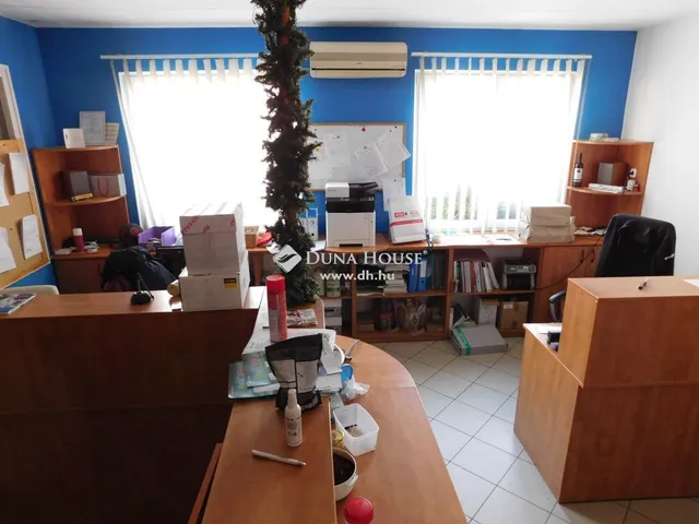 Eladó kereskedelmi és ipari ingatlan Budapest X. kerület 1103 nm