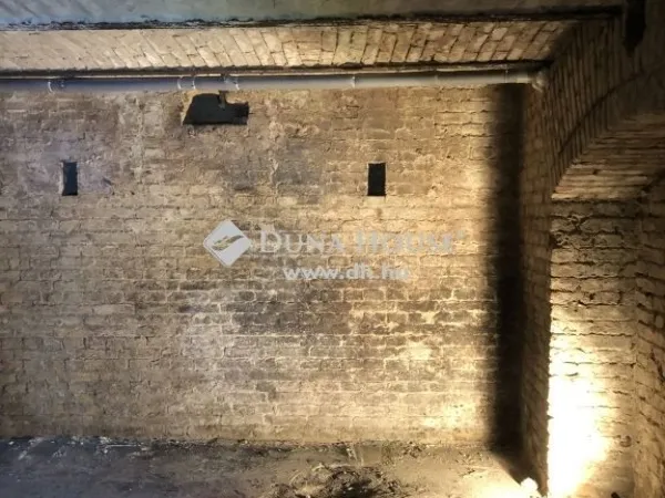 Eladó kereskedelmi és ipari ingatlan Budapest IX. kerület, Belső Ferencváros 125 nm