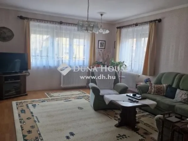 Eladó ház Százhalombatta 276 nm