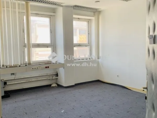 Eladó kereskedelmi és ipari ingatlan Budapest X. kerület, Felsőrákos 2283 nm