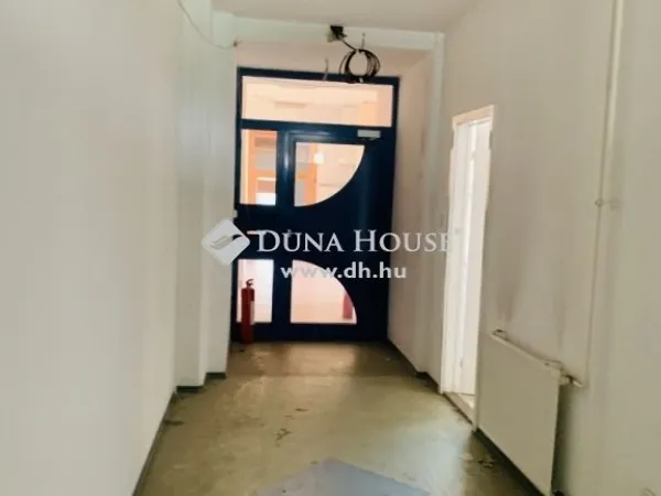 Eladó kereskedelmi és ipari ingatlan Budapest X. kerület, Felsőrákos 2283 nm