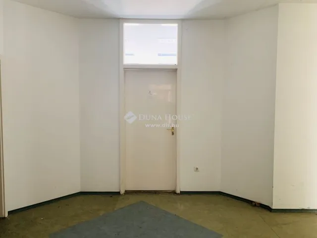 Eladó kereskedelmi és ipari ingatlan Budapest X. kerület, Felsőrákos 2283 nm