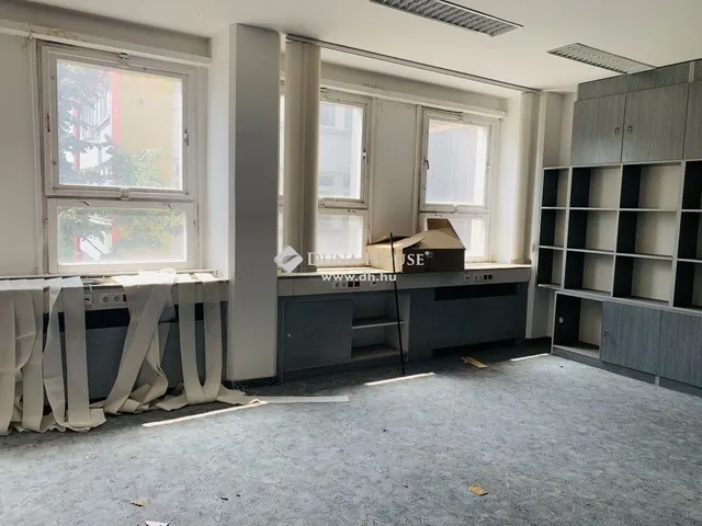 Eladó kereskedelmi és ipari ingatlan Budapest X. kerület, Felsőrákos 2283 nm