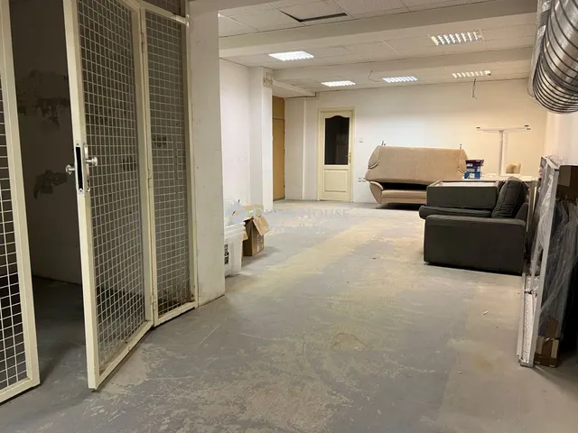 Eladó kereskedelmi és ipari ingatlan Budapest XI. kerület 820 nm