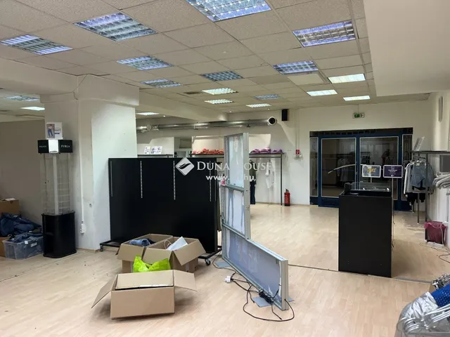 Eladó kereskedelmi és ipari ingatlan Budapest XI. kerület 820 nm