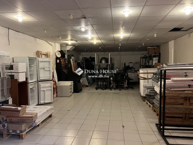 Eladó kereskedelmi és ipari ingatlan Budapest XI. kerület 820 nm