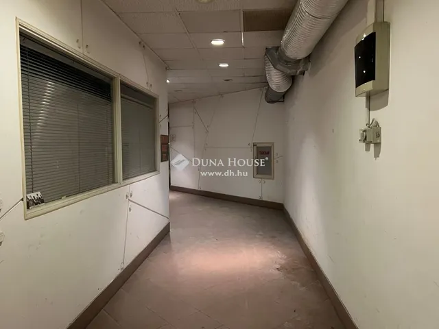 Eladó kereskedelmi és ipari ingatlan Budapest XI. kerület 820 nm