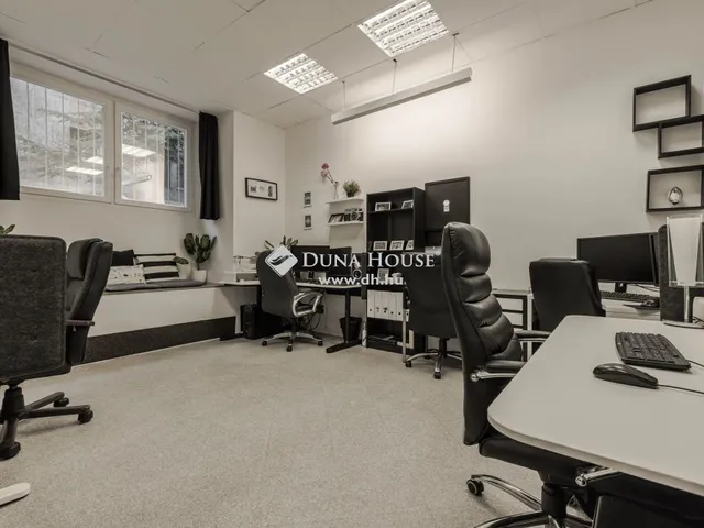 Eladó kereskedelmi és ipari ingatlan Budapest XI. kerület 287 nm