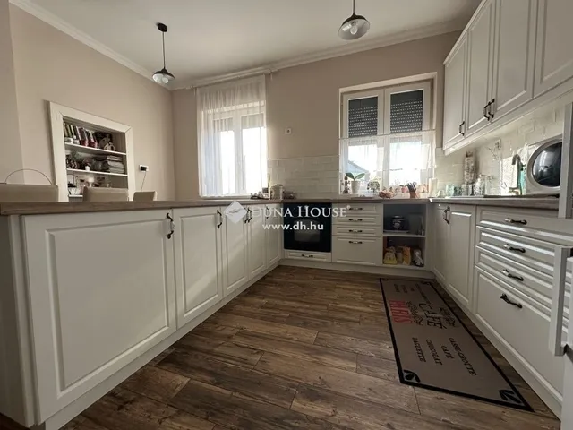 Eladó ház Budapest XXI. kerület 240 nm