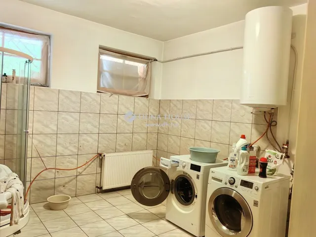 Eladó ház Budapest XVIII. kerület, Almáskert 249 nm