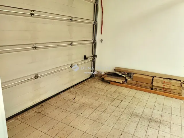 Eladó ház Budapest XVIII. kerület, Almáskert 249 nm