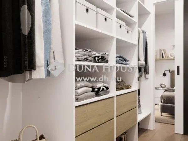 Eladó ház Budapest II. kerület 300 nm