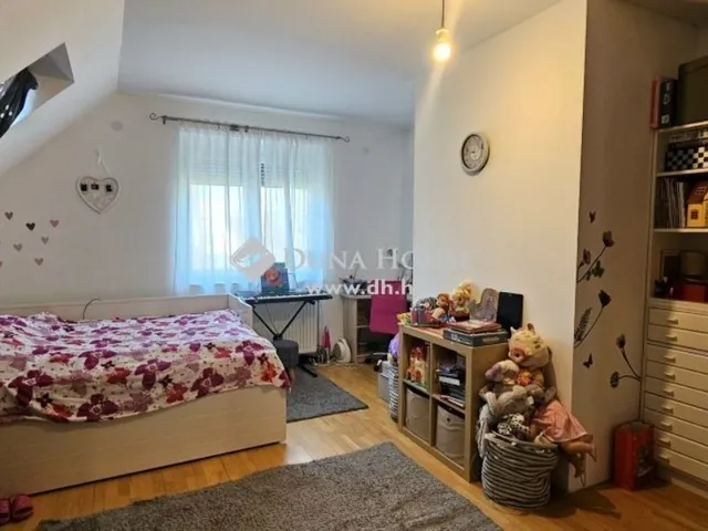Eladó ház Budakeszi 240 nm