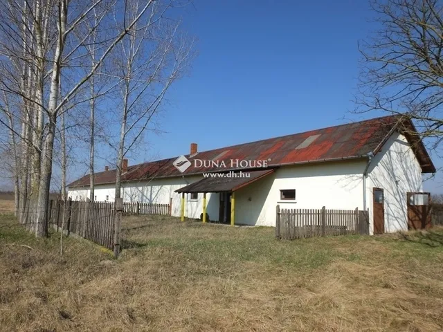 Eladó mezőgazdasági ingatlan Ruzsa 1858 nm