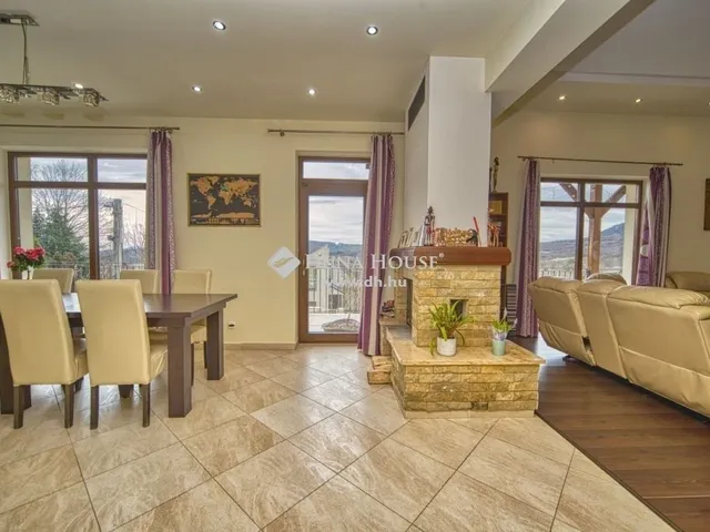 Eladó ház Pilisszentkereszt 222 nm