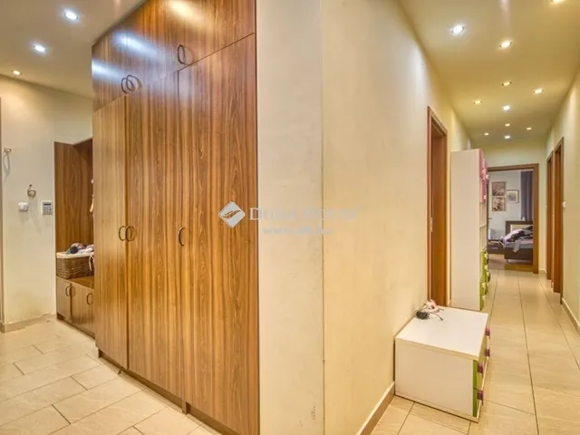 Eladó ház Pilisszentkereszt 222 nm