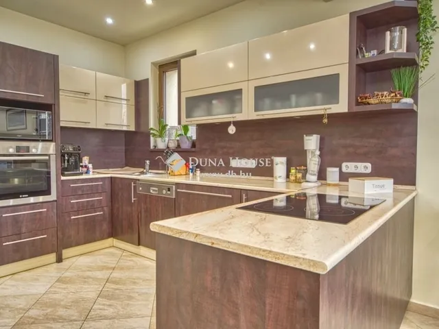 Eladó ház Pilisszentkereszt 222 nm