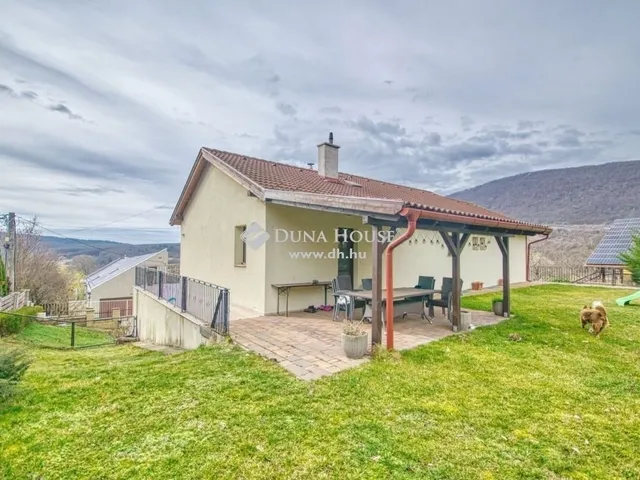 Eladó ház Pilisszentkereszt 222 nm