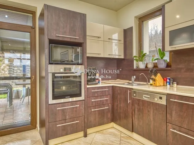 Eladó ház Pilisszentkereszt 222 nm