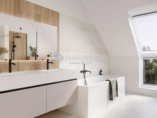 Eladó ház Budapest II. kerület 300 nm