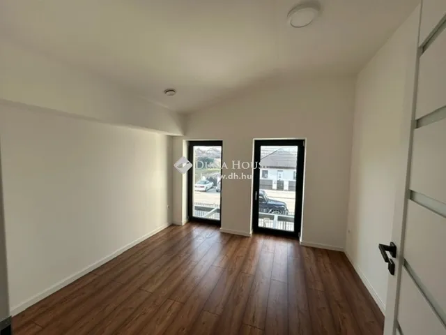 Eladó ház Vecsés 243 nm