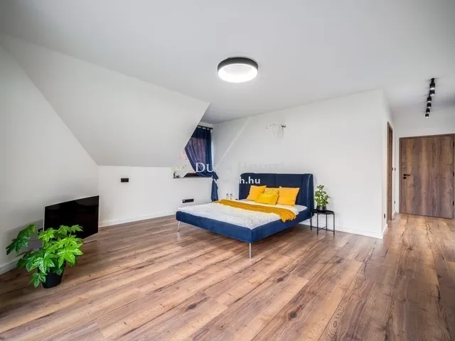 Eladó ház Budapest II. kerület 323 nm