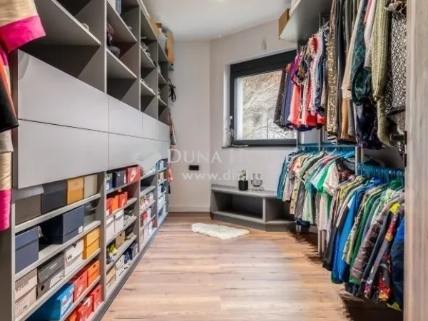 Eladó ház Budapest II. kerület 323 nm