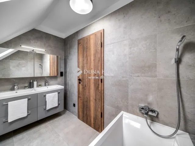 Eladó ház Budapest II. kerület 323 nm