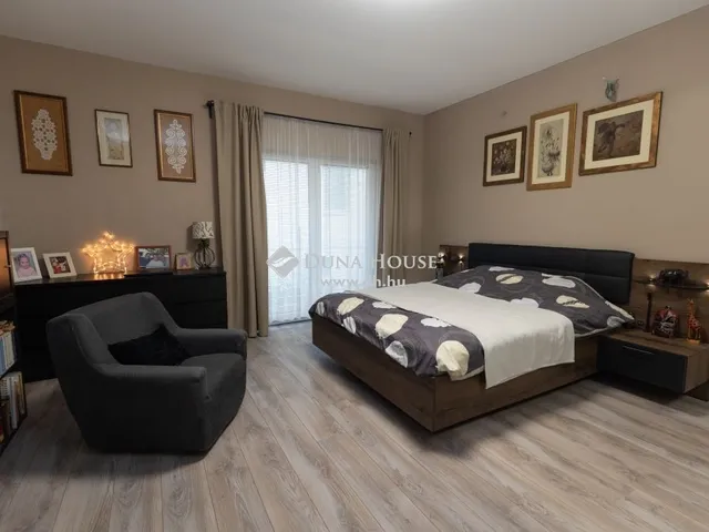 Eladó ház Veresegyház 230 nm