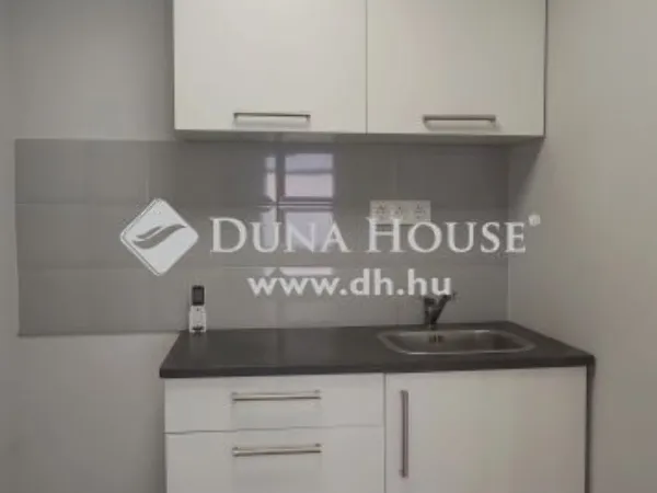 Eladó kereskedelmi és ipari ingatlan Budapest XVI. kerület, Rákosszentmihály 41 nm